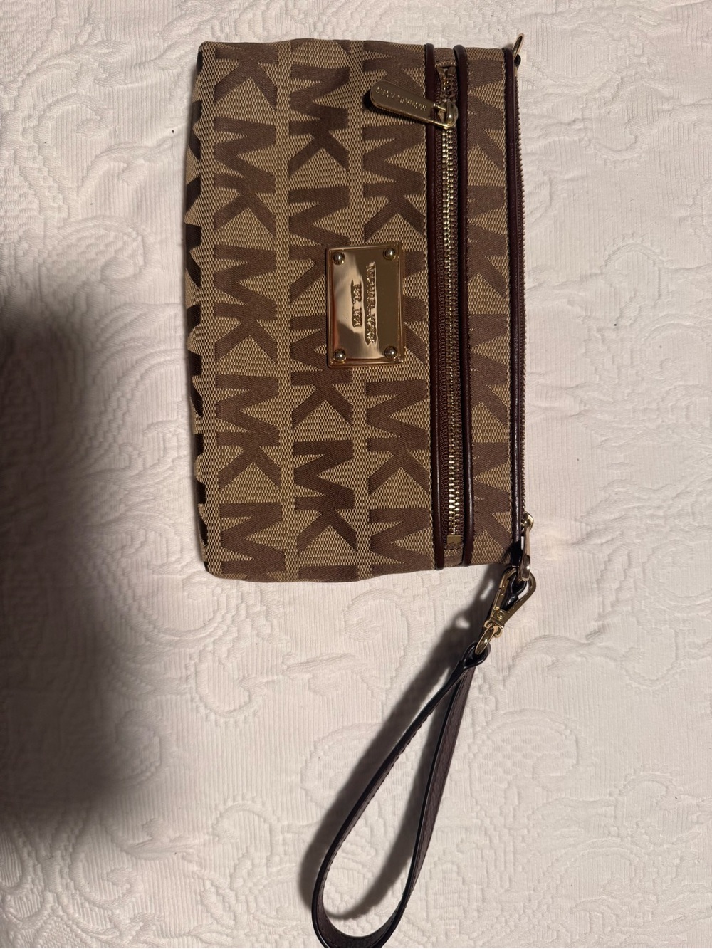 MICHAEL KORS Brown Wristlet